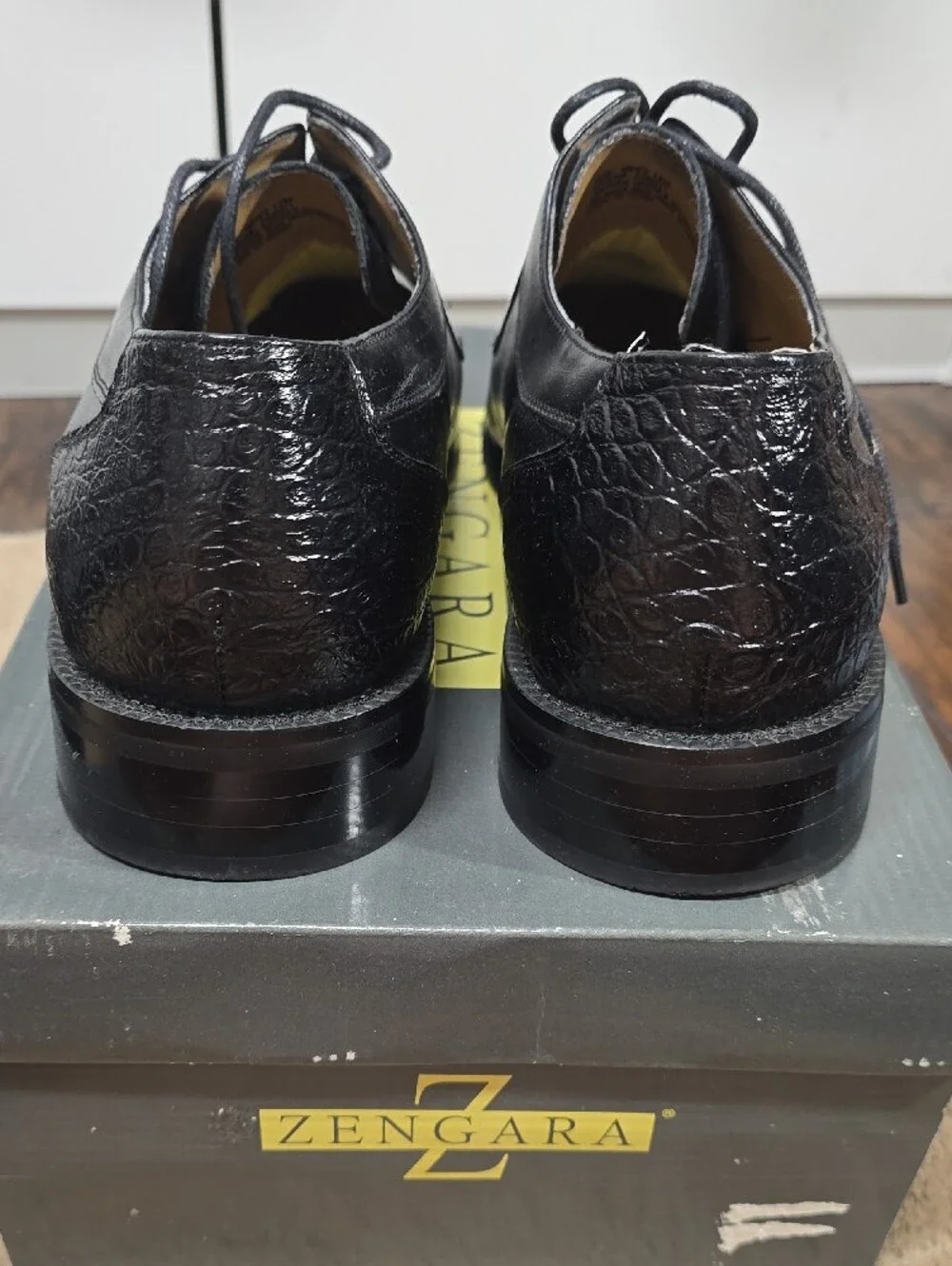 Men's Black Croc-Accent Lace-Up Derbys